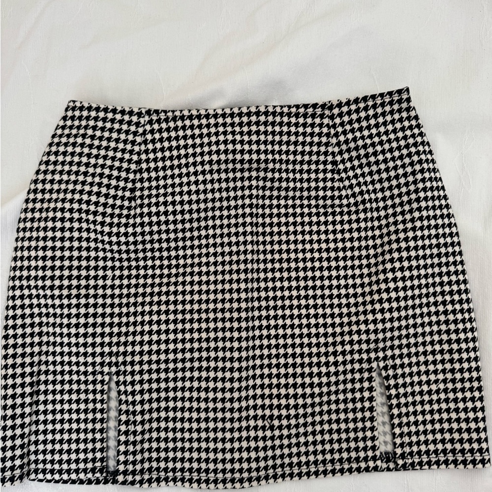 Motel Rocks Black & White houndstooth Mini Skirt with Front Slits